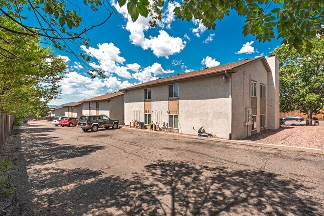 Building Photo - 1765 Zebulon Dr