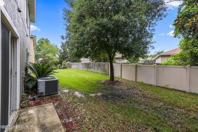 Building Photo - 631 Scrub Jay Dr