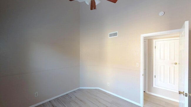 Building Photo - 1108 Coyote Ln