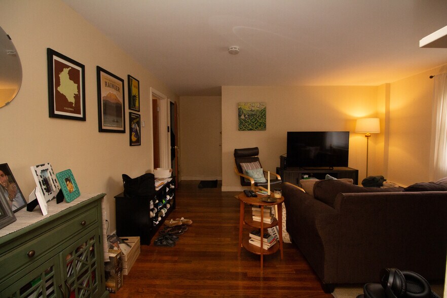 Building Photo - 79 Chestnut St