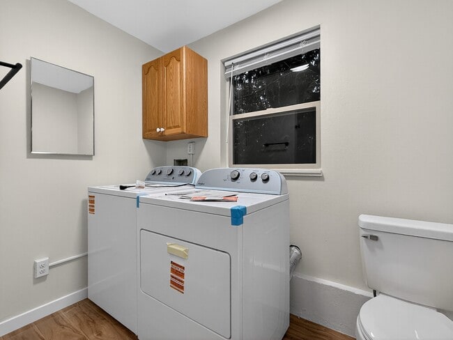 Building Photo - 5502 NE 10th St