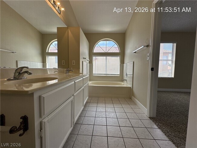 Building Photo - 115 Hanover Dr