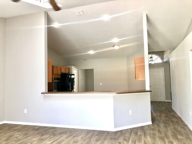 Building Photo - Wonderful 3/2 home in ORLANDO - GOLF COURS...