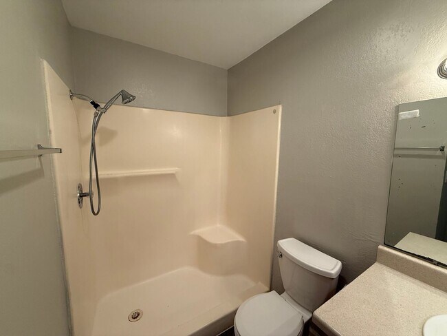 Building Photo - 7236 Montgomery Dr