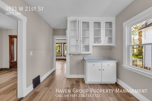 Building Photo - 3921 W 21st St