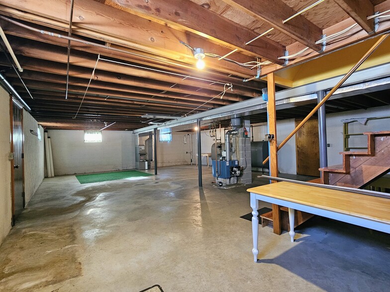 Building Photo - 8409 Lancaster Ave