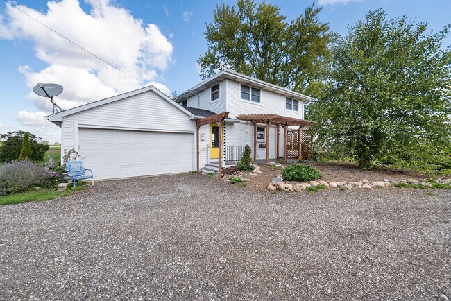 Primary Photo - N1033 Co Rd K