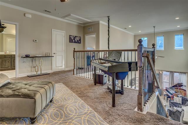 Building Photo - 3009 Aurora Dr