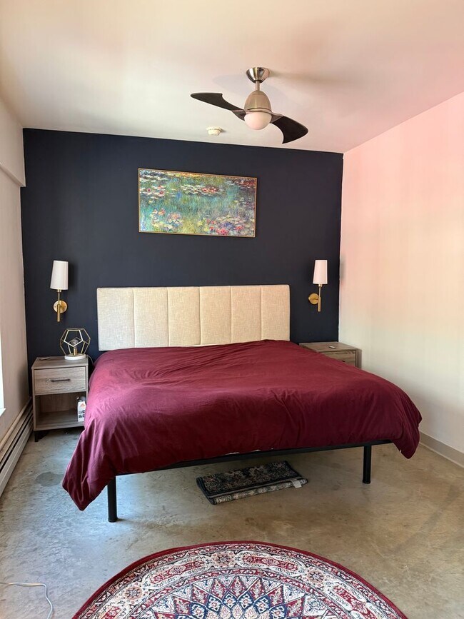 Building Photo - 1 Bedroom Fully Furnished Gem*