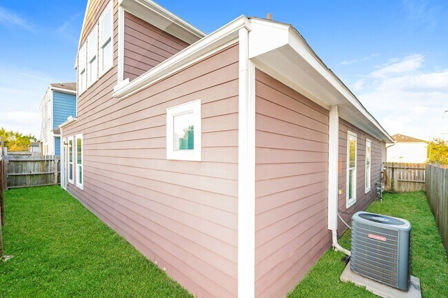 Building Photo - 10208 Jessalyn Lane