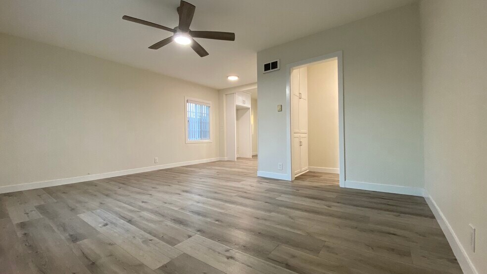 Building Photo - 1542 marine ave