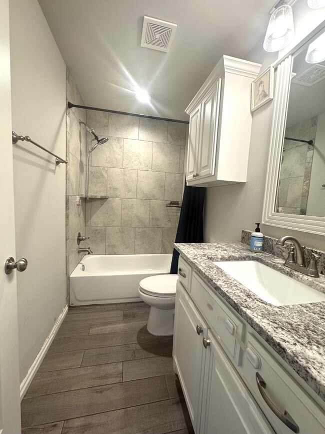 Building Photo - 9009 Yassir Blvd