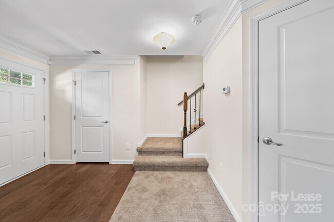 Building Photo - 4061 Zilker Park Dr