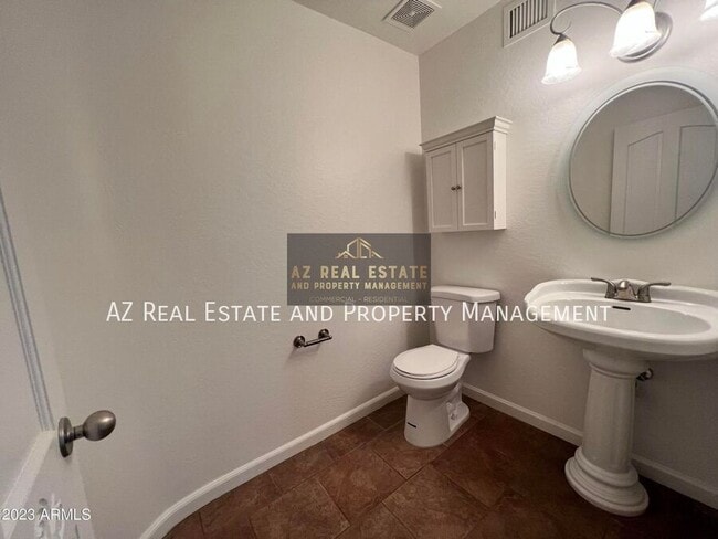 Building Photo - 7524 W Tonto Dr
