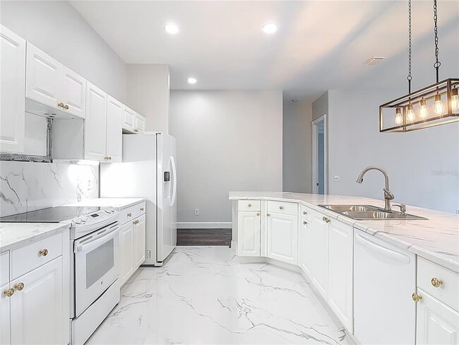 Building Photo - 6 Lionshead Dr