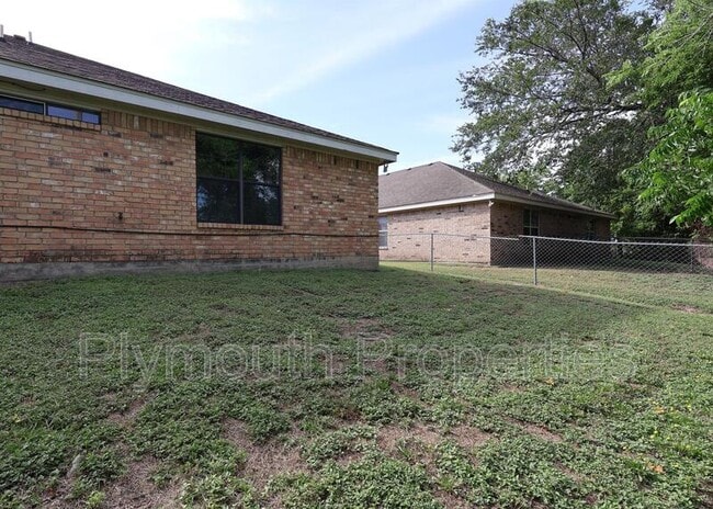 Building Photo - 1809 N W S Young Dr