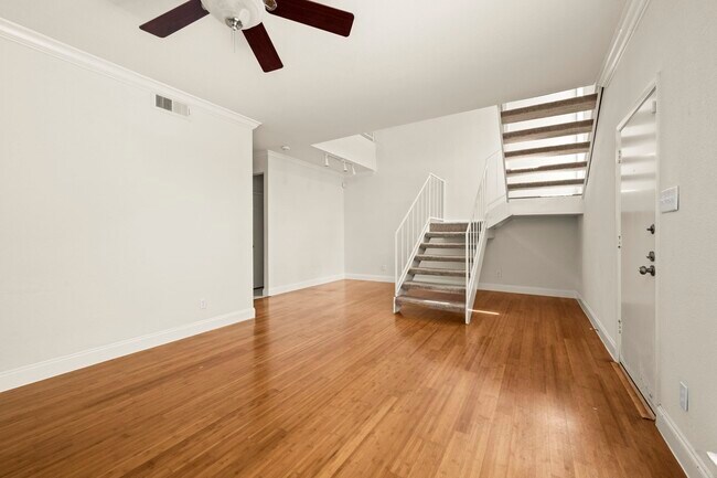 Building Photo - 1115 Augusta Dr