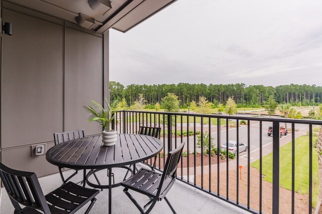 Building Photo - Be the first to Live in the Washington Square Apartments! *MOVE IN SPECIAL*