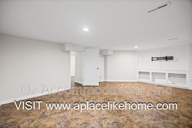Building Photo - 13909 Falkirk Cir