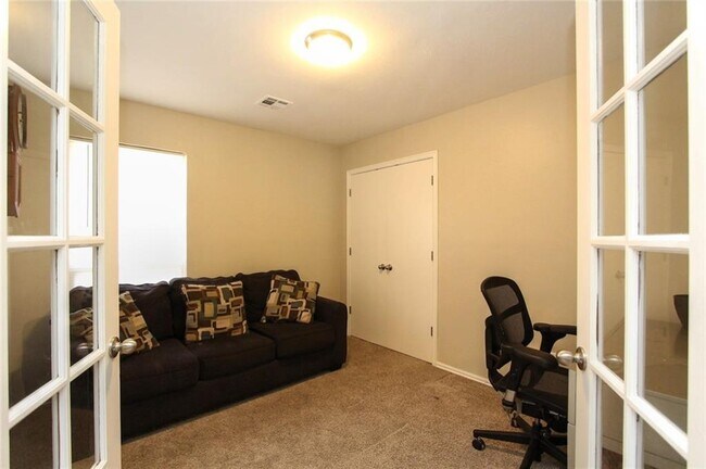 Building Photo - 10209 Aberdeen Dr