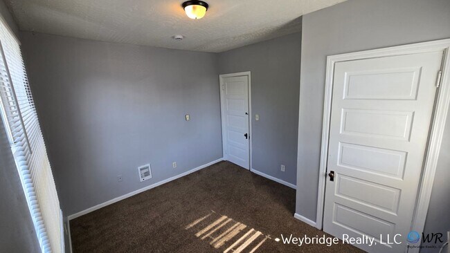 Building Photo - 1547 Dixmont Ave