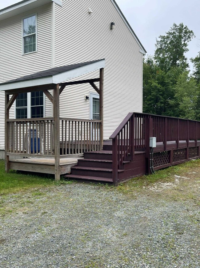Building Photo - 9 Crate Ln