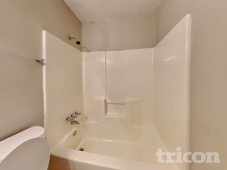 Building Photo - 1475 Watercrest Cir