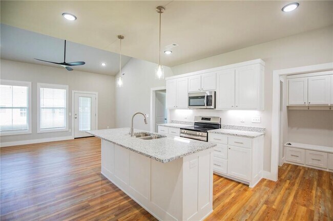 Building Photo - 907 Seaborn Way