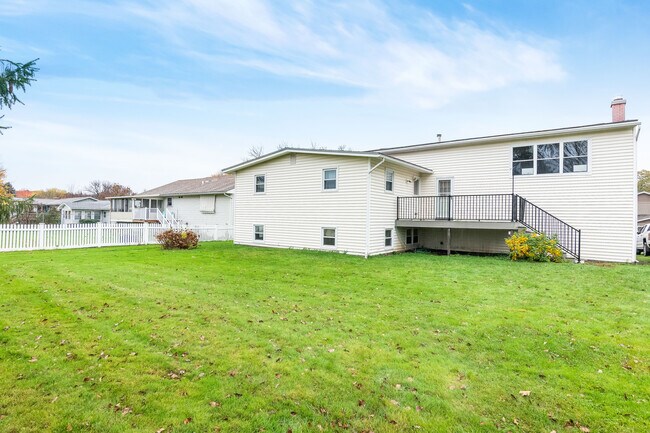 Building Photo - 13 James Ave