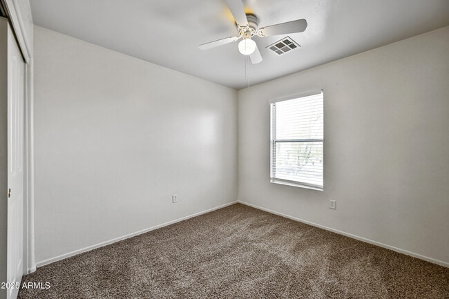 Building Photo - 1528 S Roadrunner Dr