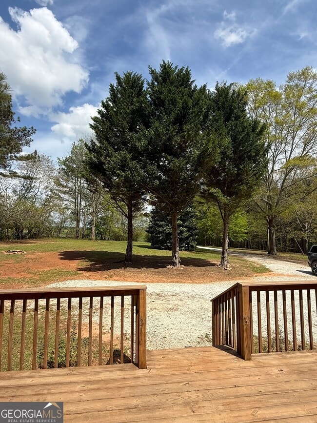 Building Photo - 1160 Happy Hollow Rd