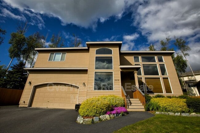 Primary Photo - 16439 Mills Park Cir