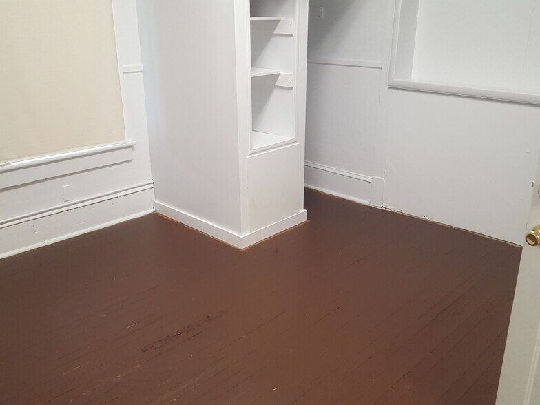 rm 2 - 402 S Burrowes St