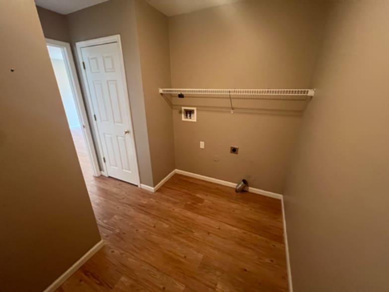 Building Photo - 425 Station Crossing