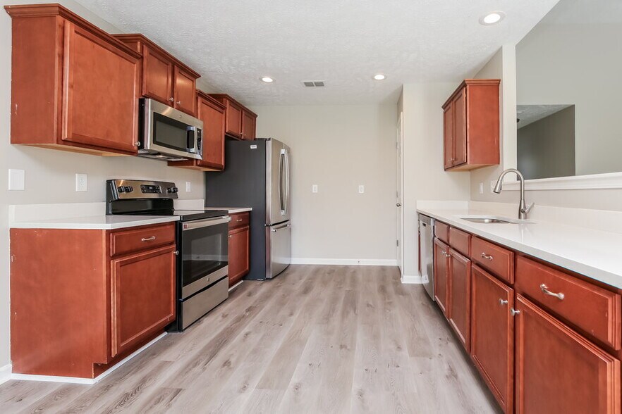 Building Photo - 3003 Aruna Ct
