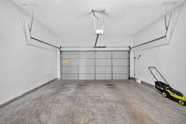 Building Photo - 2206 Via Cami Ln
