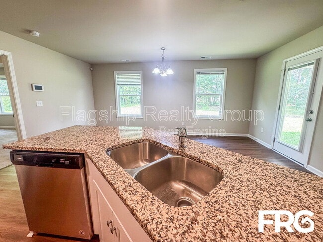Building Photo - 110 Highland Pk Dr