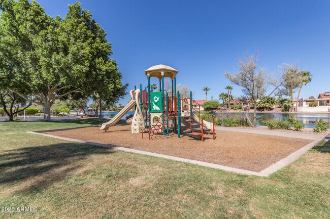 Building Photo - 1347 W Lobo Ave