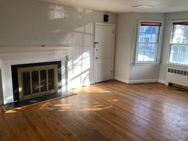 Building Photo - Meadowbrook