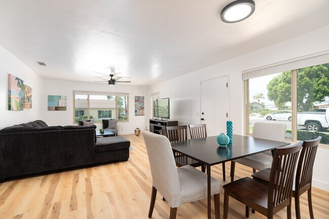 Building Photo - 1025 Plover Way