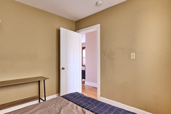 Building Photo - 198 Court St