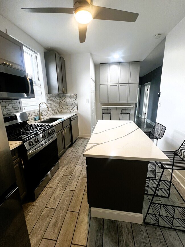 Building Photo - 5461 W Haddon Ave