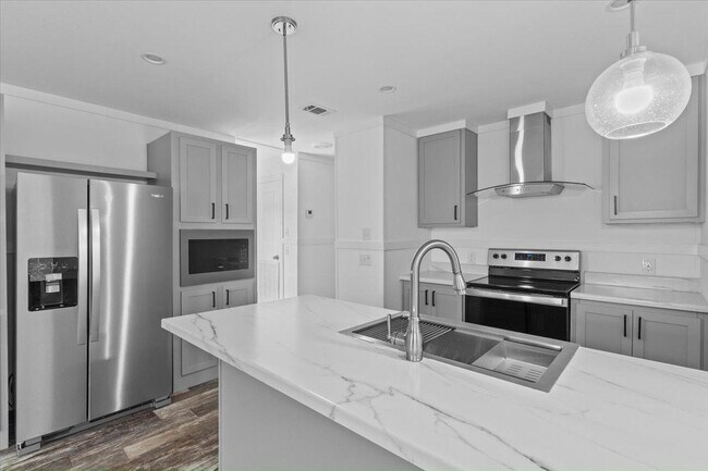 Building Photo - 16831 Oak Leaf Ct