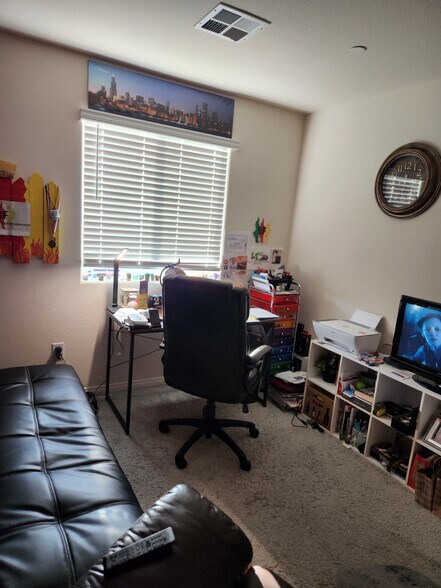 Bedroom 1/Office - 6940 Crescent Gold St
