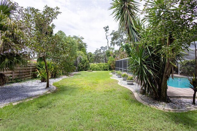 Building Photo - 615 Valle Vista Dr