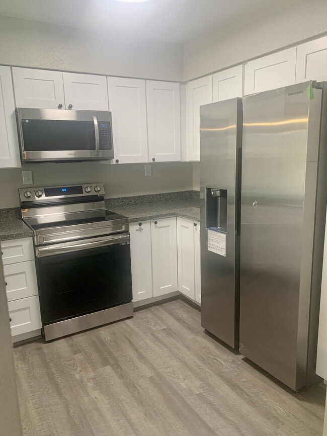 Building Photo - "Charming 3-Bed, 2-Bath Retreat with 1,280...