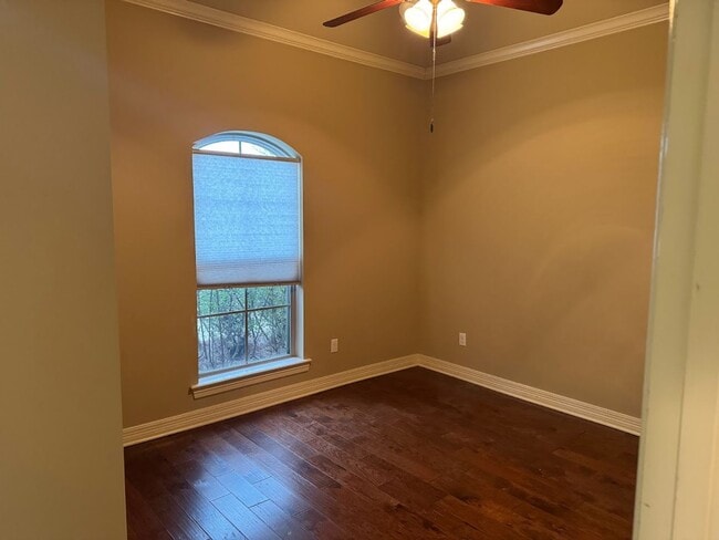 Building Photo - 508 Brompton Ln