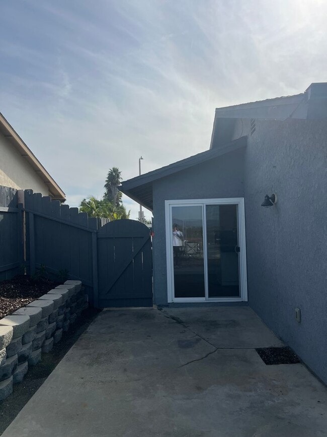 Building Photo - 4014 Wooster Dr