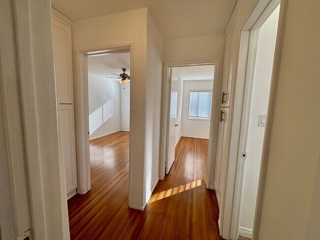 Building Photo - Victory, 1700-1702