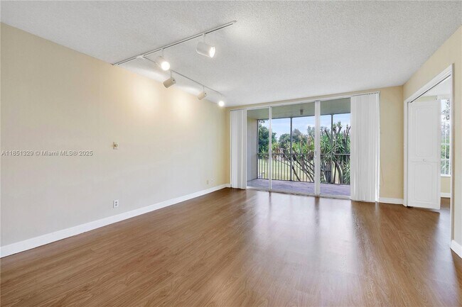 Building Photo - 3351 S Palm Aire Dr